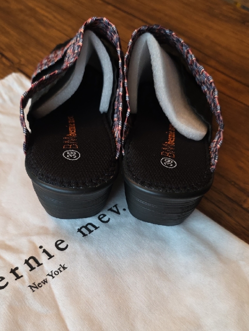 bernie mev. Bernadette Criss Cross Platform Wedges - Picture 5 of 6